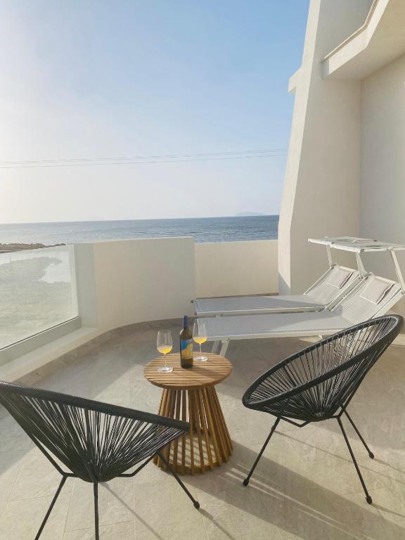Terrazza di Villa La Bella Vita con vista sul mare al tramonto